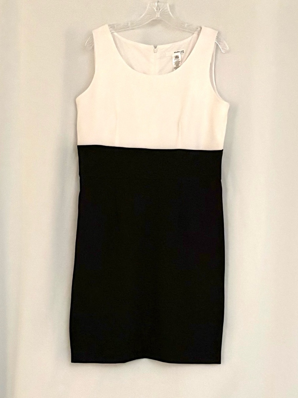 Studio One Two-Tone Sleeveless Sheath Dress